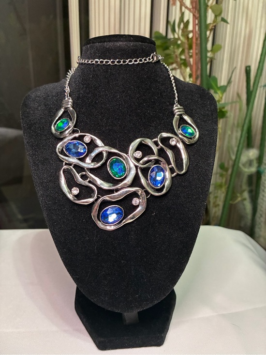 Jewelry - Boutique Blue & Green Chunky Statement Bib Necklace Silver Tone Jewel Tone